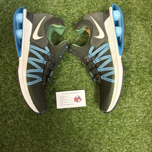 Size 8.5   Nike Shox Gravity Blue Fury0
