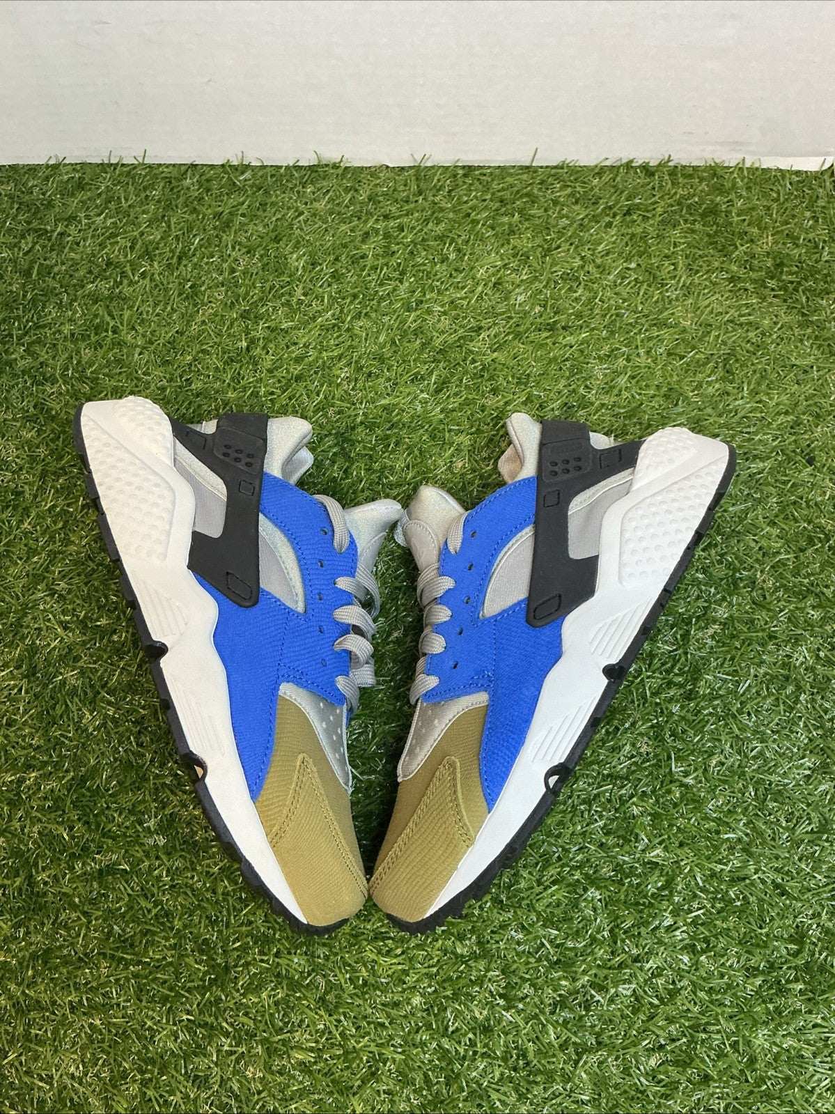 Size 8w - Nike Air Huarache Run Premium Silver Royal Olive W 683818-0070