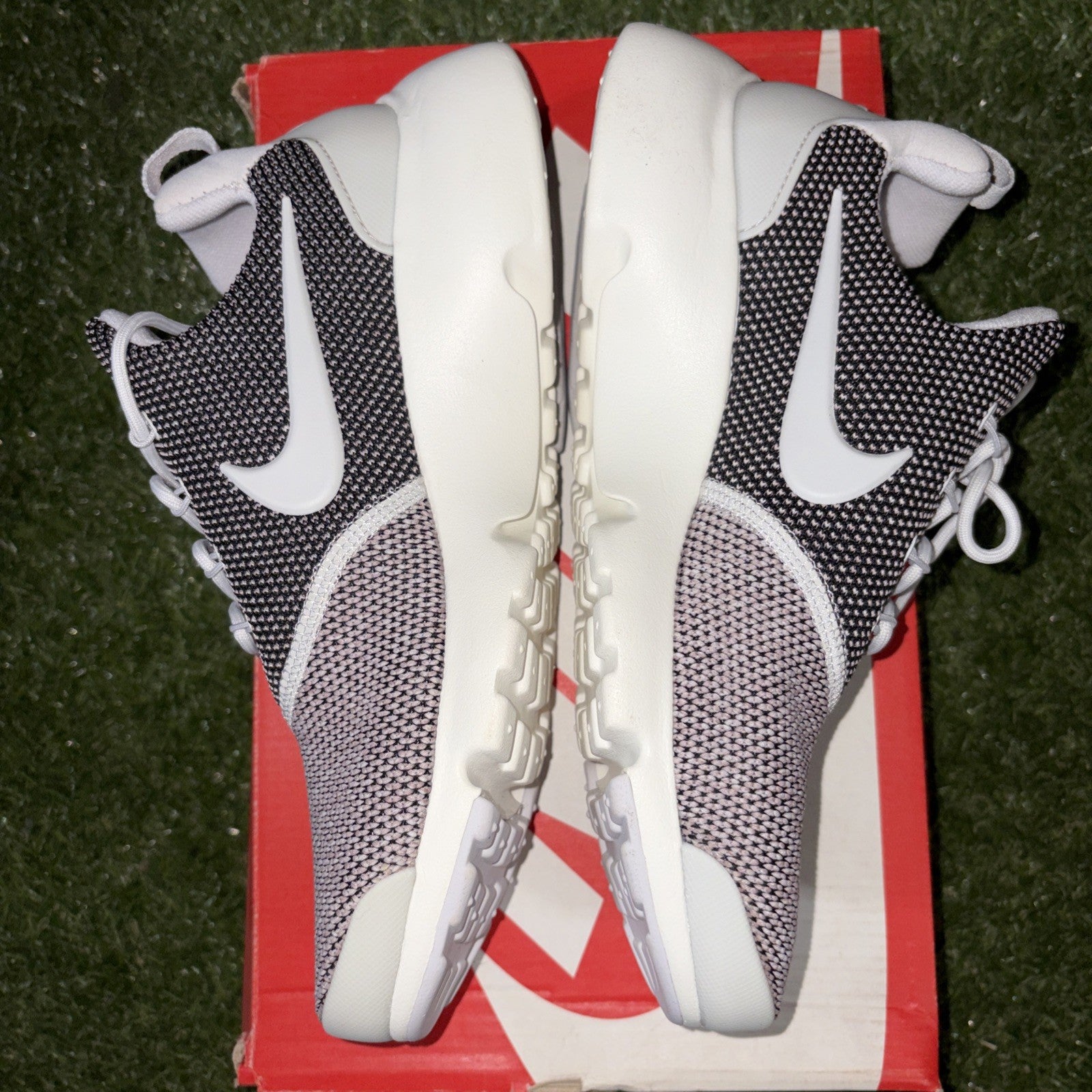 Size 7.5   Nike Presto Fly SE Vast Grey W2