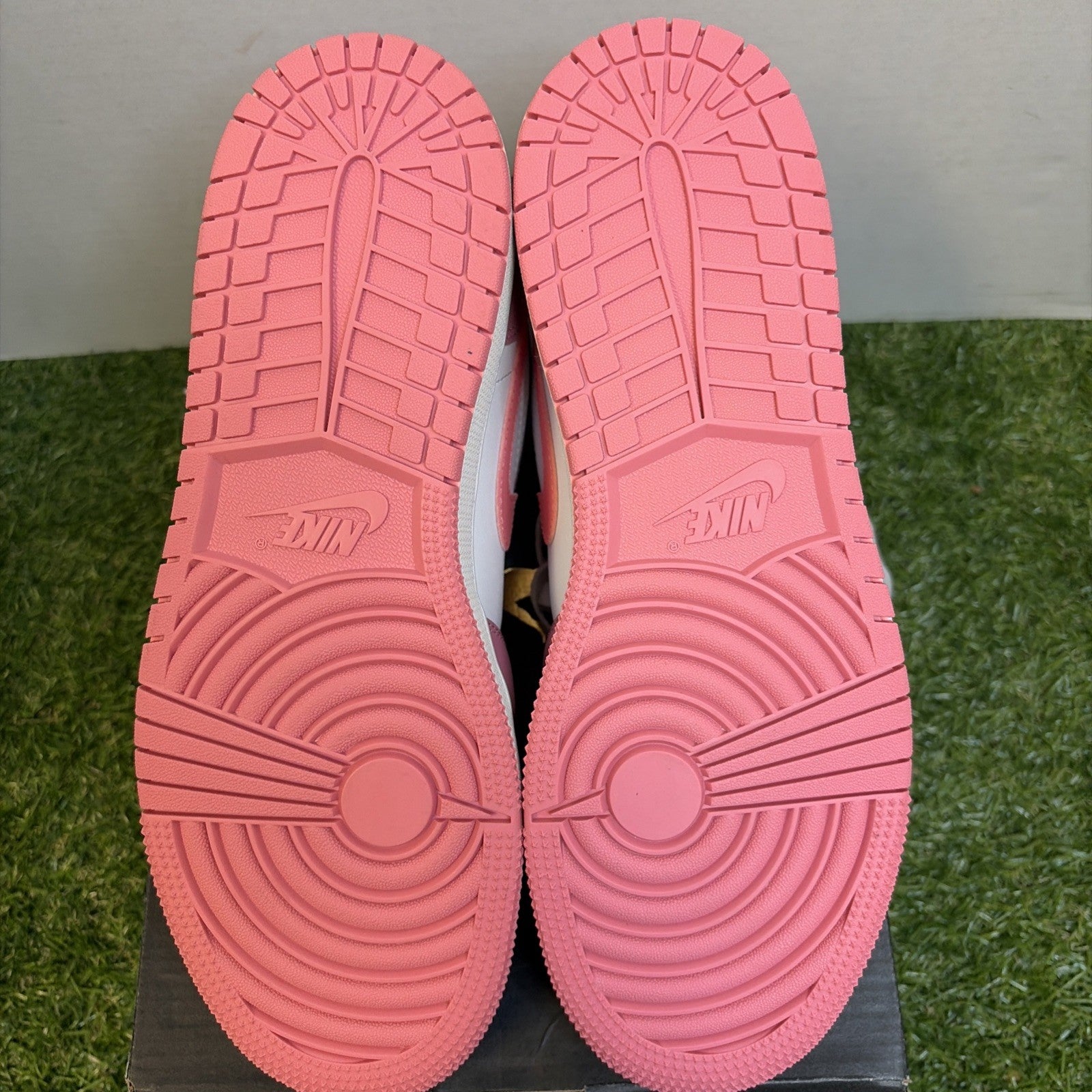 Nike Air Jordan 1 Low (GS) Desert Berry White Pink Shoes 553560-616 / Size 6y4