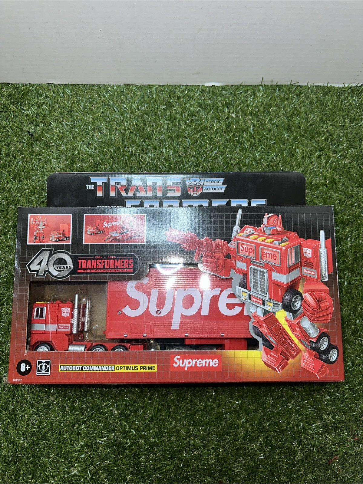 SUPREME SS25  LIMITED EDITION OPTIMUS PRIME G1 40TH ANNIVERSARY TRANSFORMER MISB0