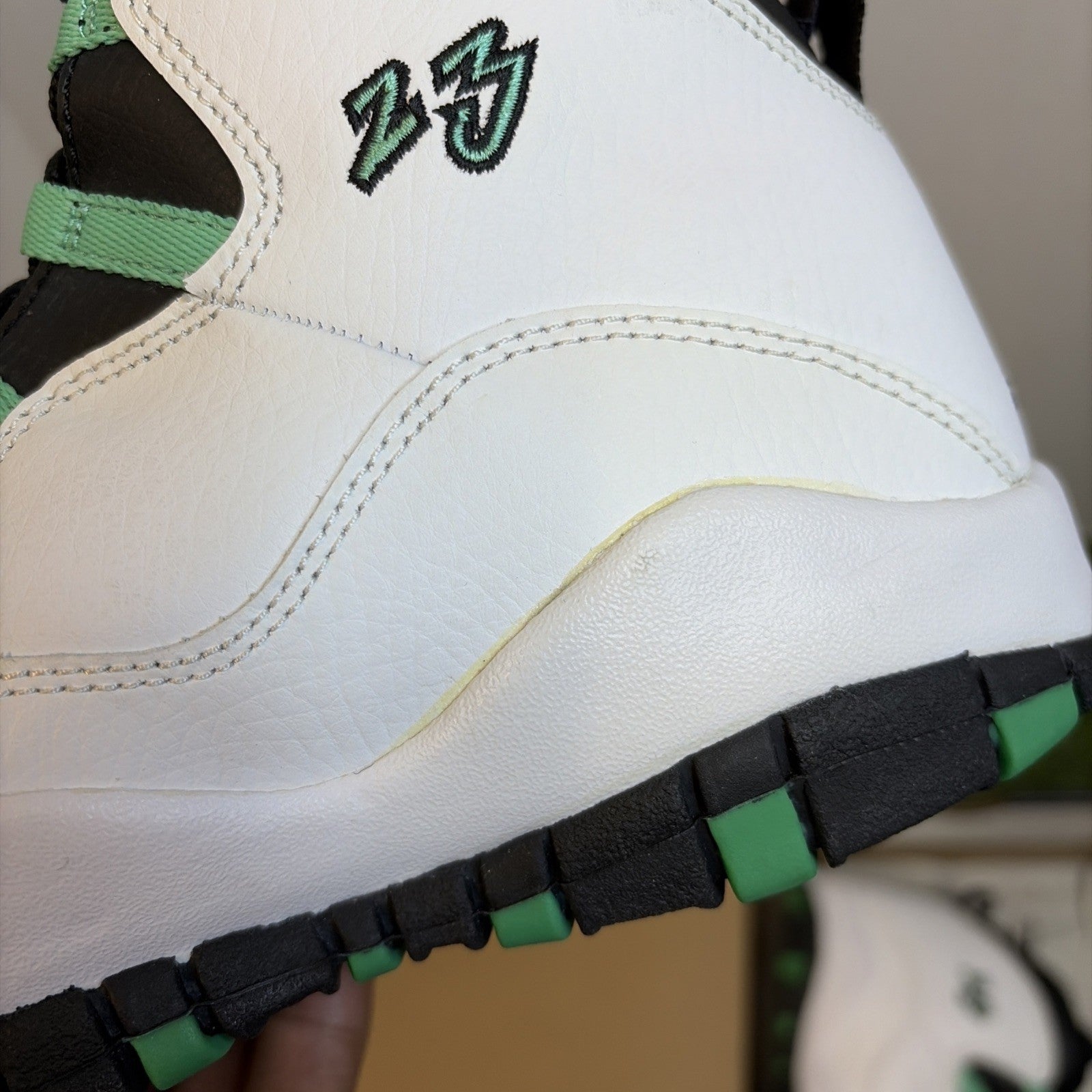 8.5M/10W - Jordan 10 Retro Verde (GS)5