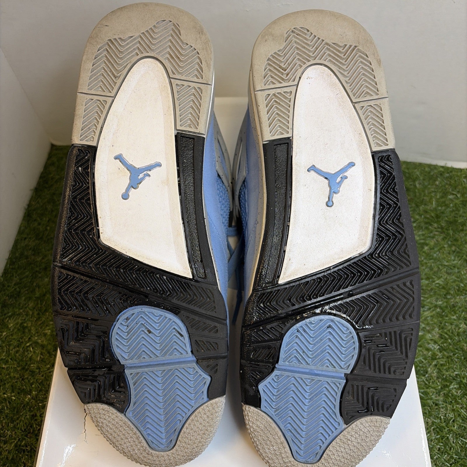 Size 12 - Jordan 4 Retro Mid University Blue4