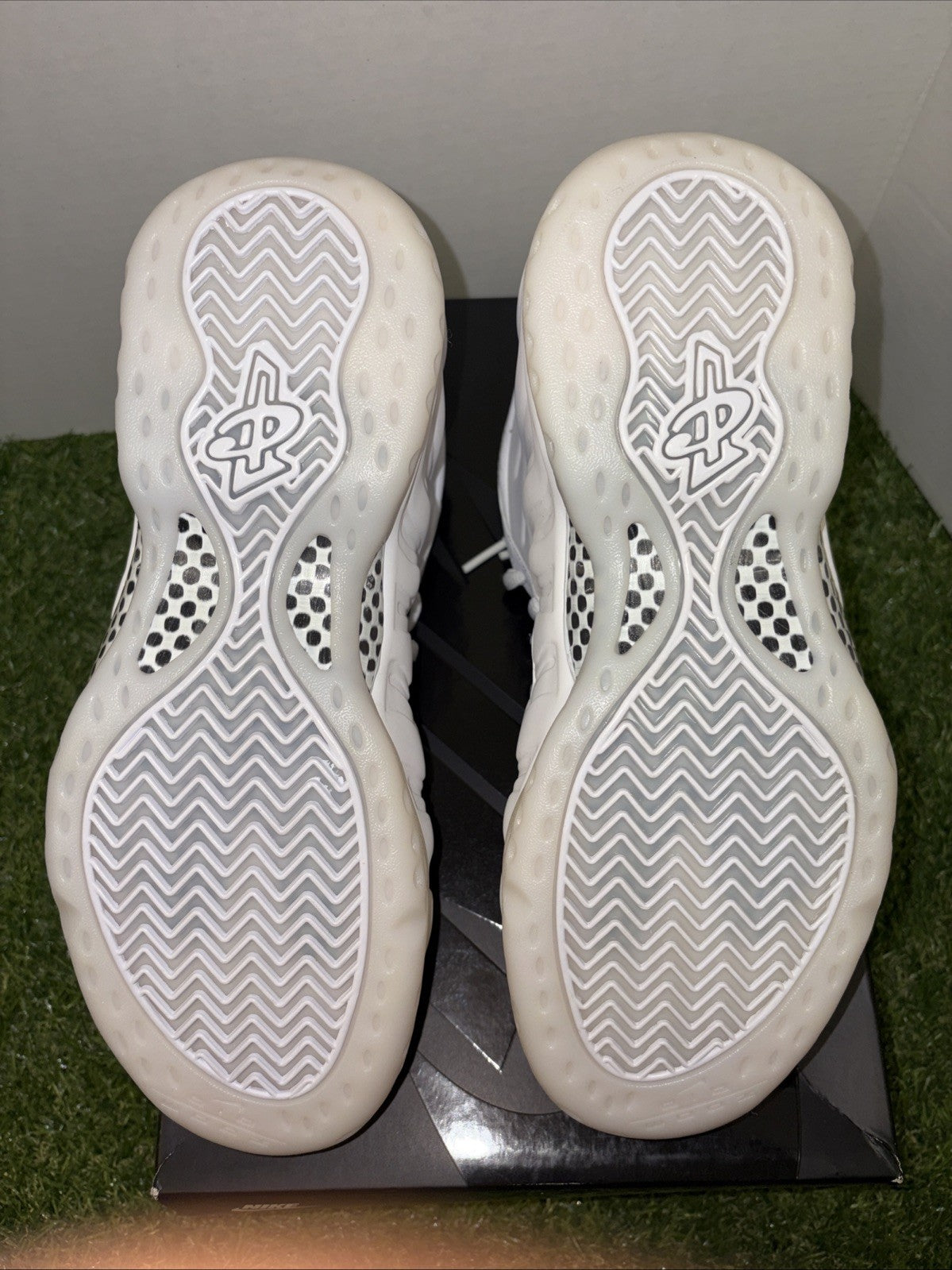 Size 8.5 - Nike Air Foamposite One Triple White4