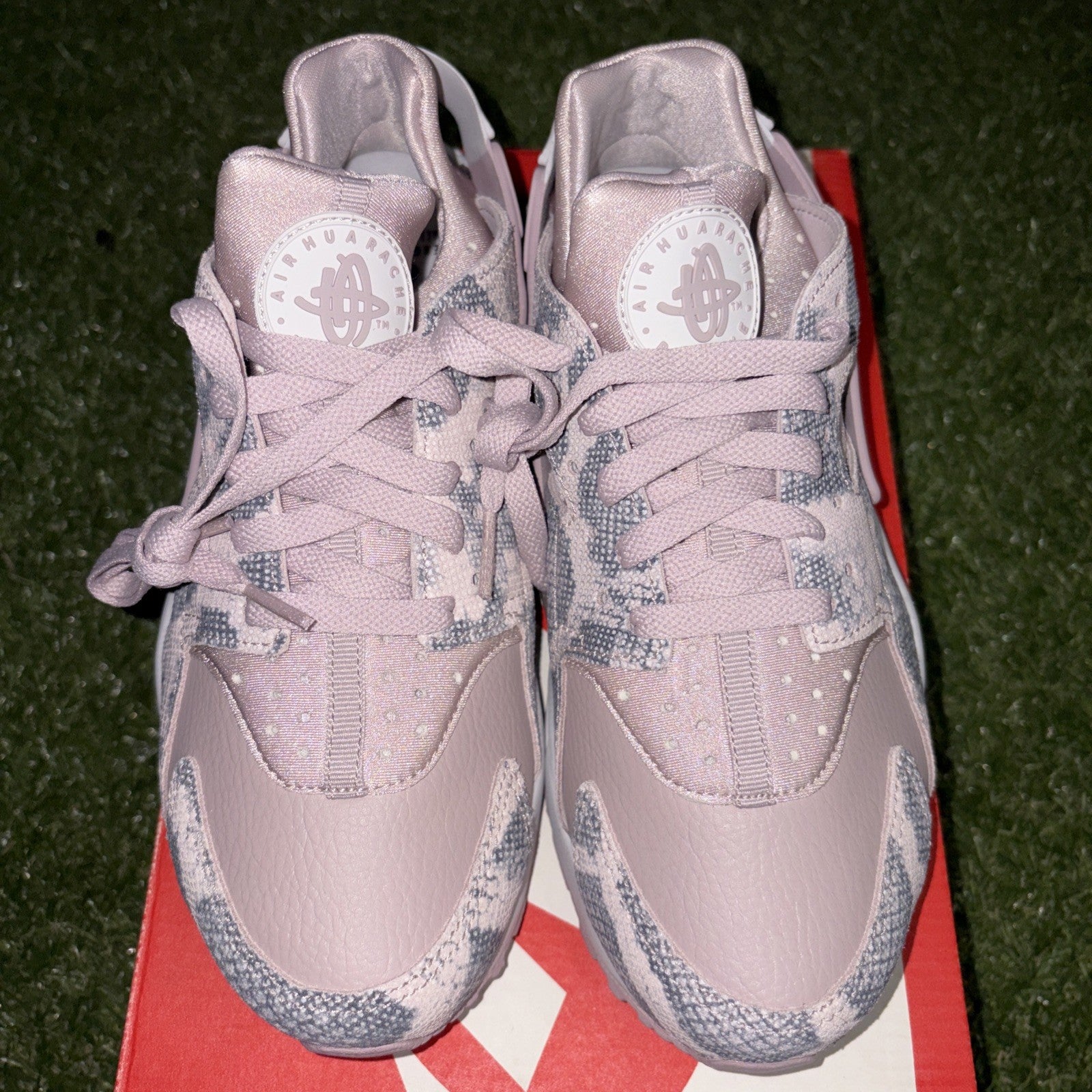 Size 7.5   2017 Women’s Nike Air Huarache Run Premium Particle Rose Running Shoe1