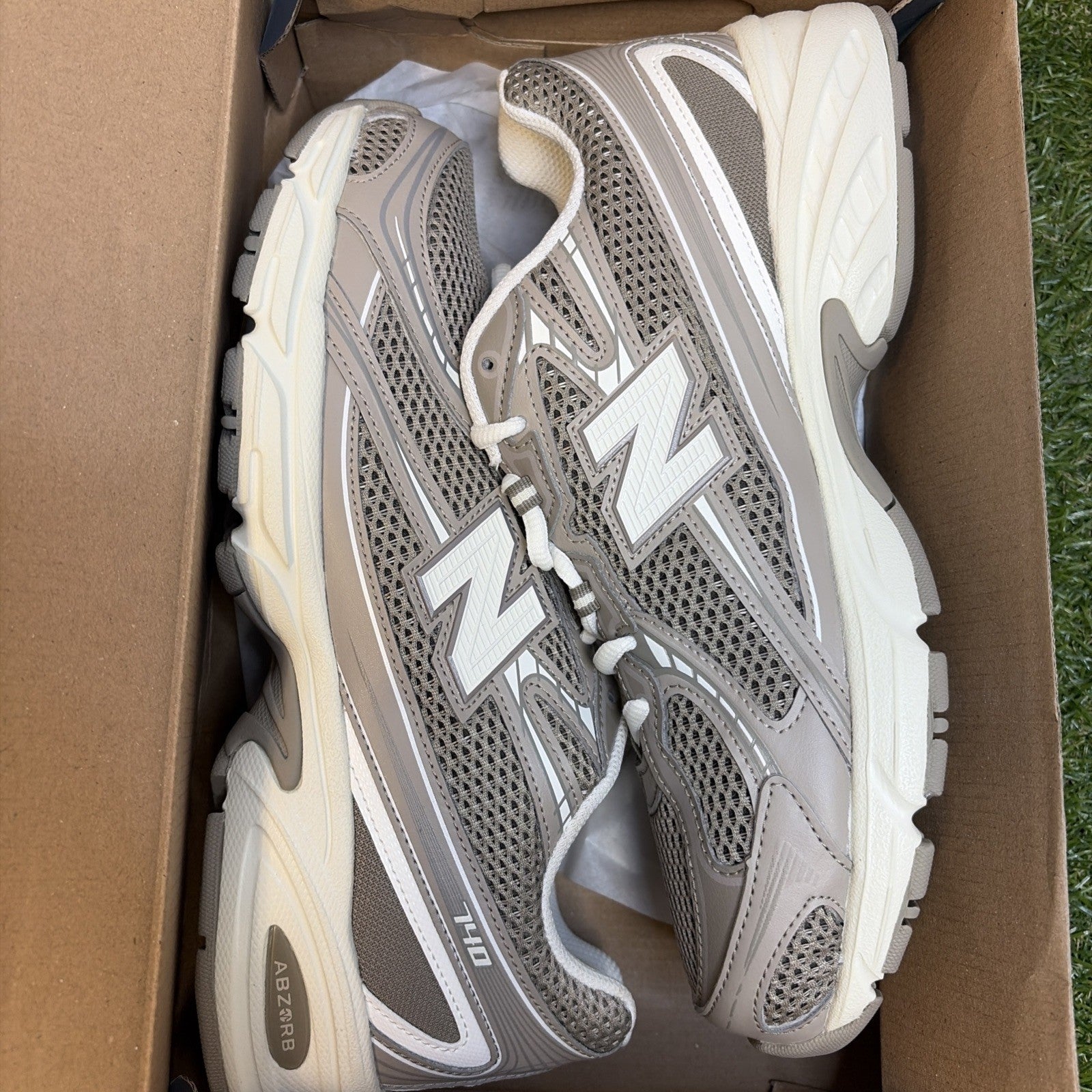 Size 9 - New Balance 740 Brown Beige0