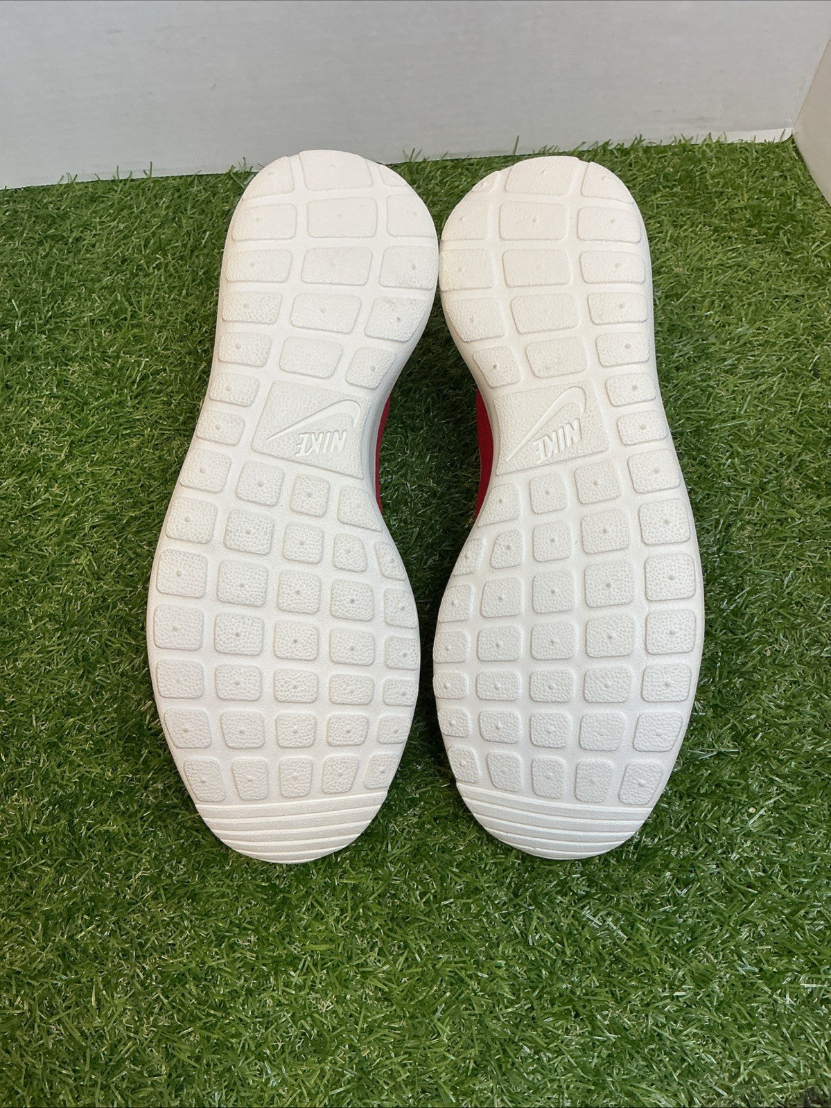 Size 9.5 - Nike Roshe One SE Gym Red 844687-6053