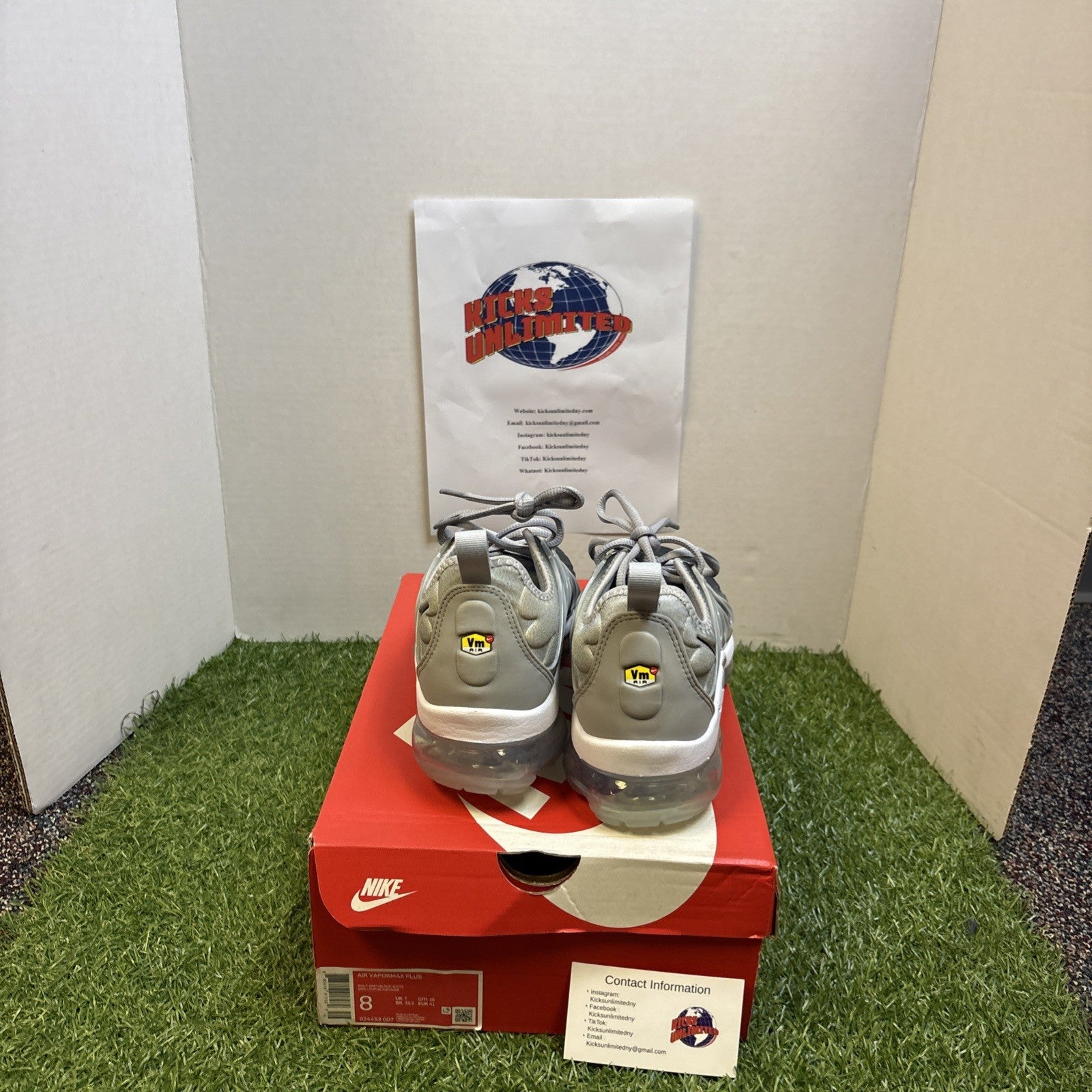 Size 8   Nike Air VaporMax Plus Silver Gradient3
