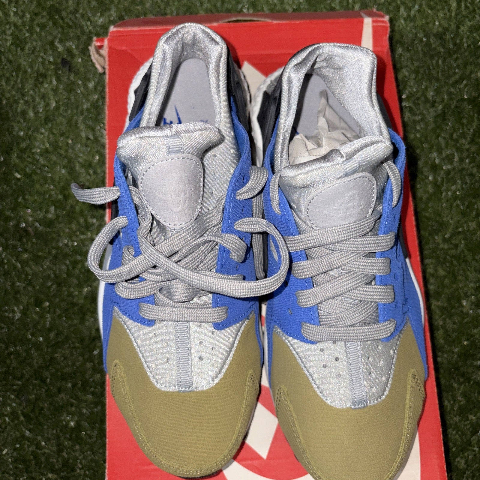 Nike WMNS PRM Womens Sz 8 Air Huarache Run Premium Olive Silver 683818 0071