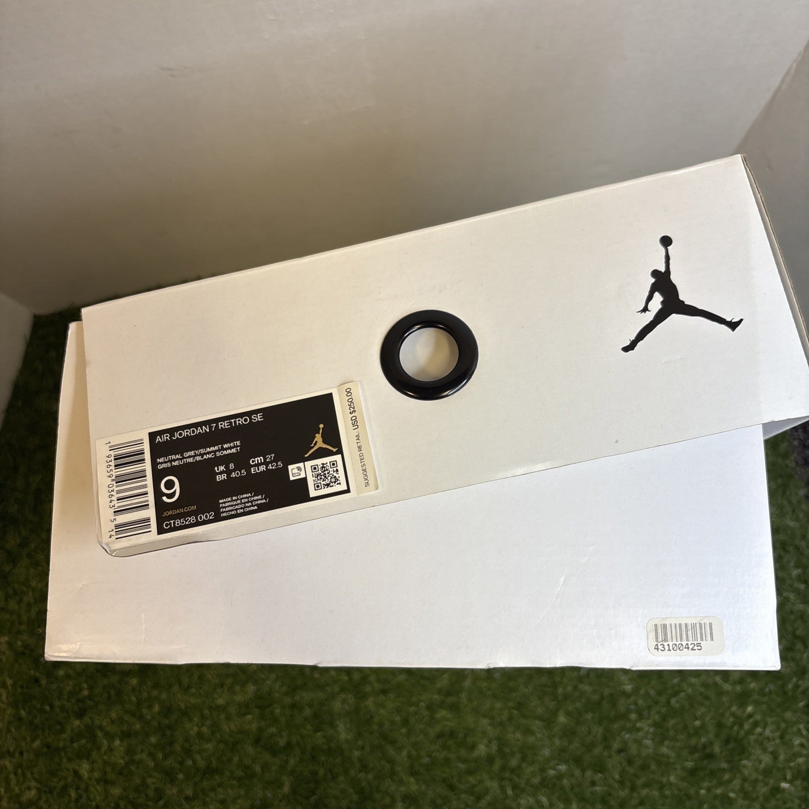 Size 9 - Air Jordan 7 Retro SE Hare 2.05