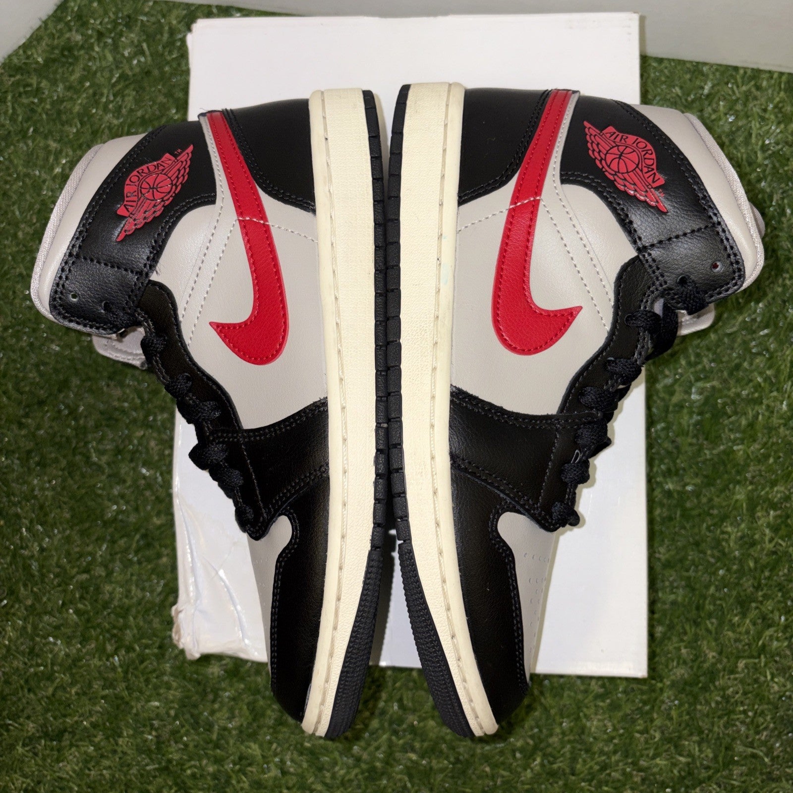 Nike Air Jordan 1 Mid Black Gym Red College Grey Women’s Size 7 BQ6472 0603