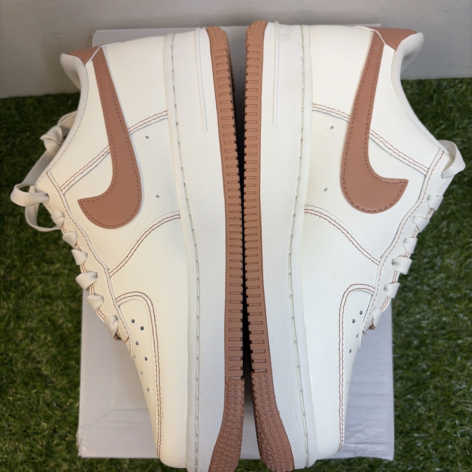 WOMENS NIKE AIR FORCE 1 07_SAIL/ROSE GOLD IQ9428-133-SIZE 72