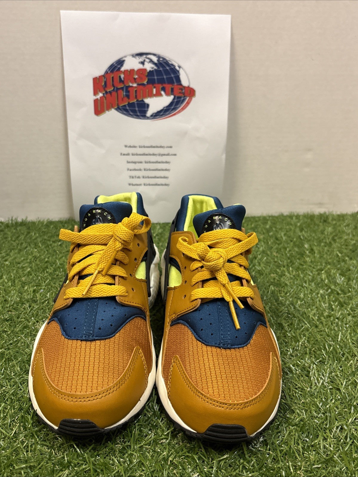 Nike Huarache Run (GS)   Size 7Y Desert Ochre Blue Volt2