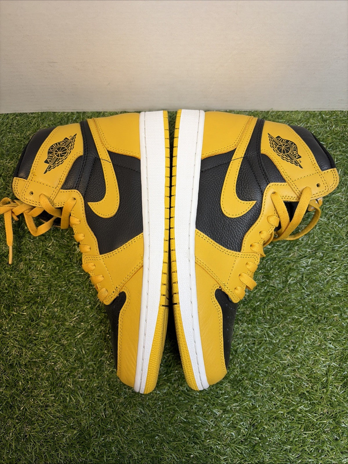 Size 9.5 - Jordan 1 Retro OG High Pollen3