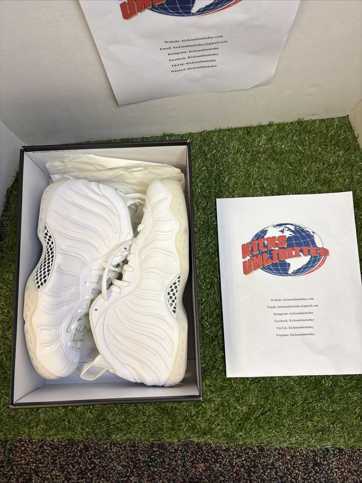 Size 8.5   Nike Air Foamposite One Triple White0