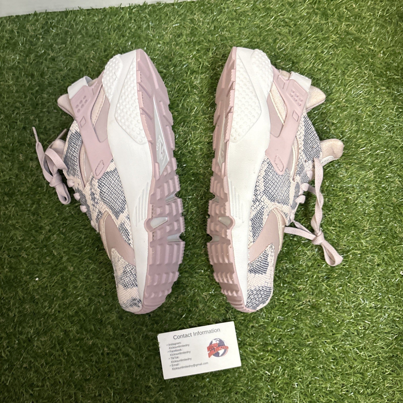 Size 10   Nike Air Huarache Run Premium Particle Rose W2