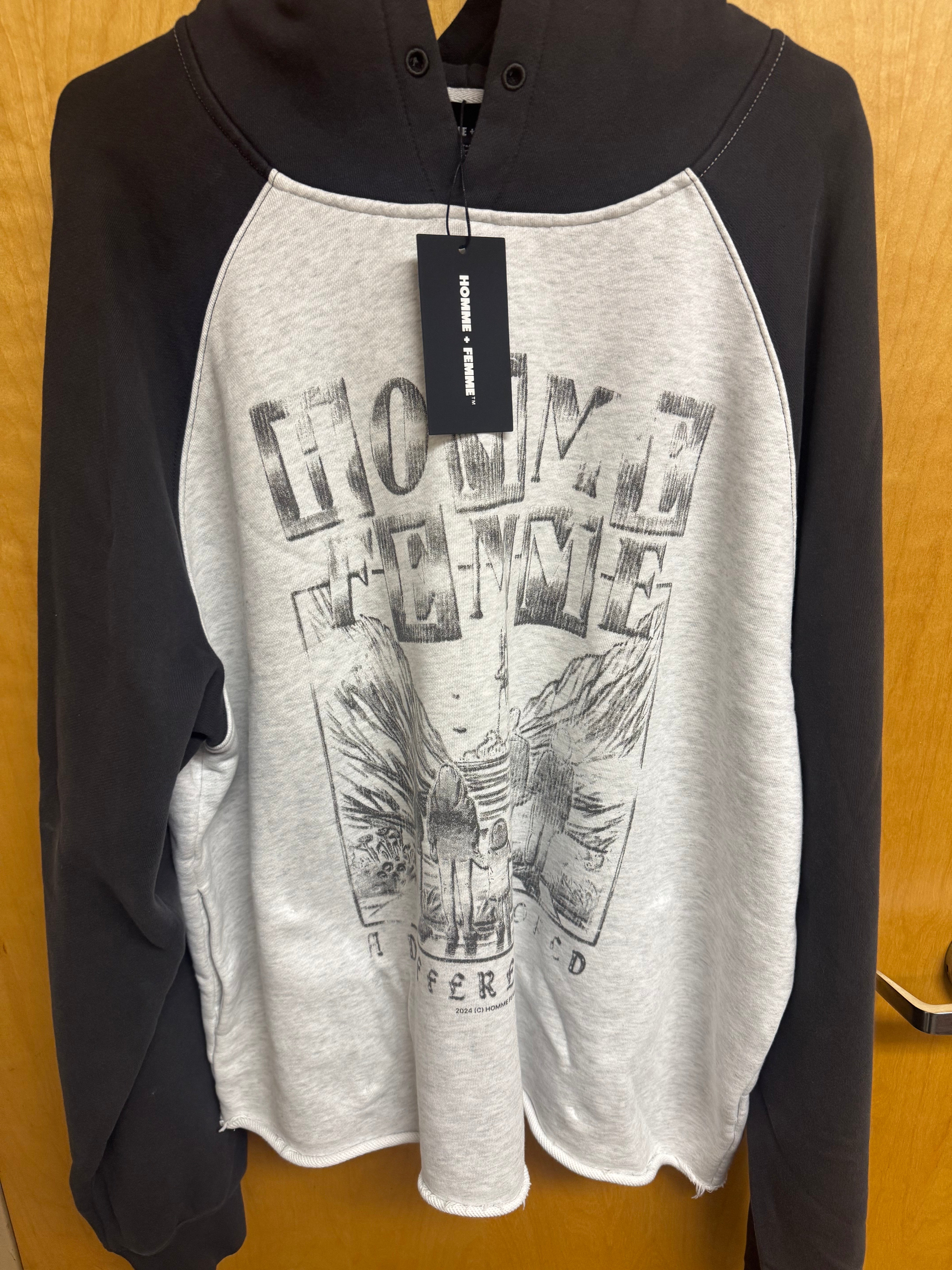 Homme x Femme A Different World